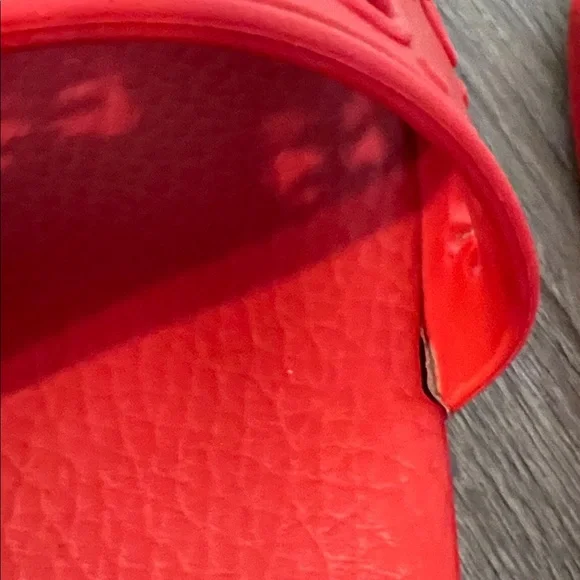 Gucci mens Vibrant Red Rubber Slide Sandals - Picture 8 of 10